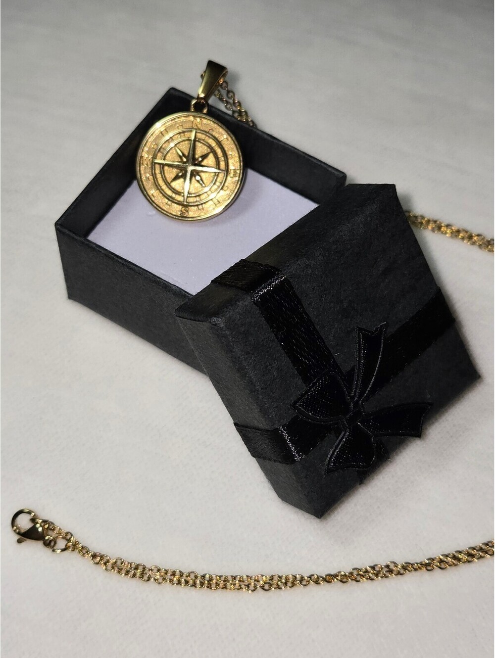 18k Gold Compass North Star Pendant Necklace for Men with 20-Inch Chain,
